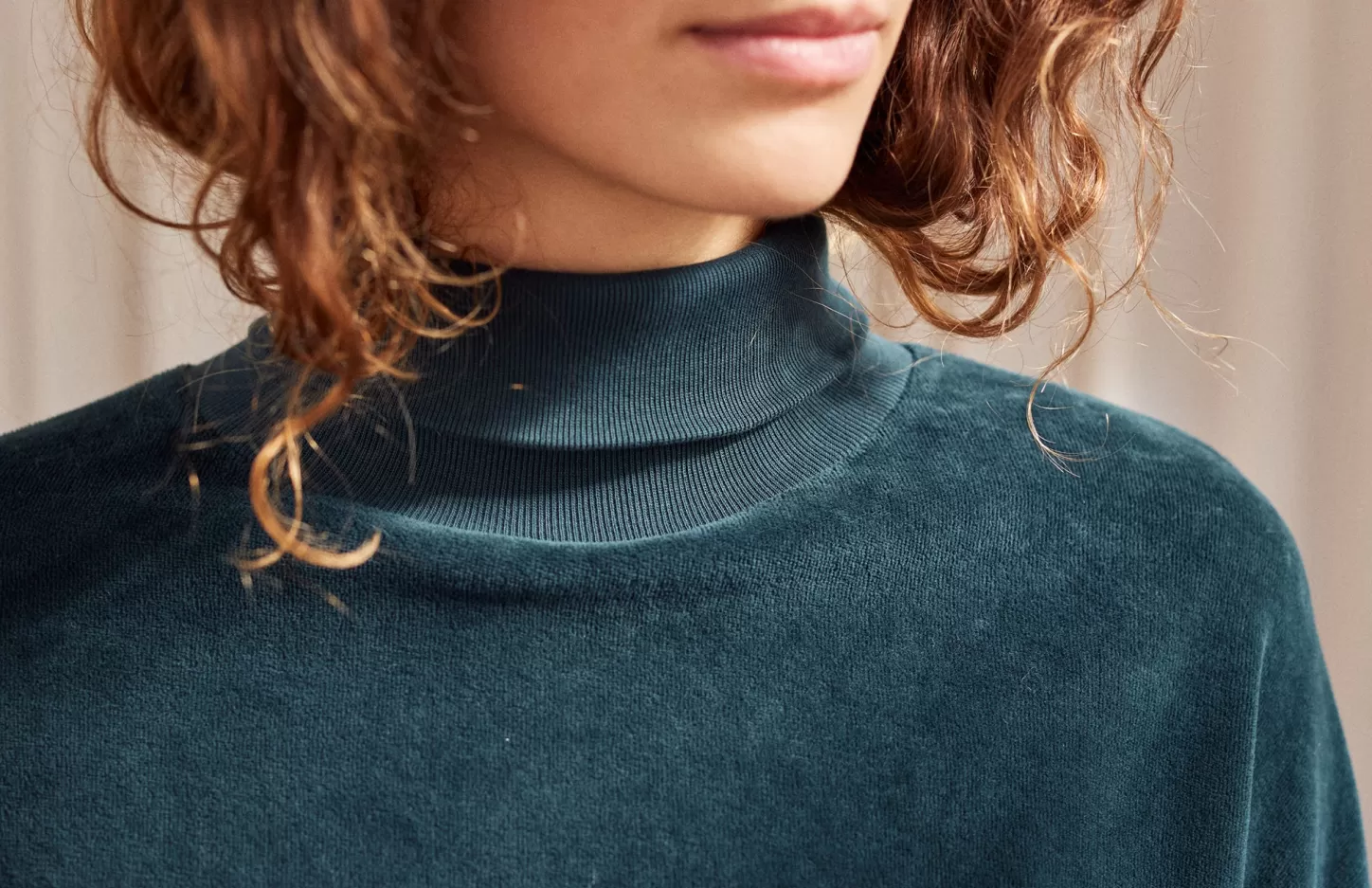 Hot Dundee Women Sweatshirts