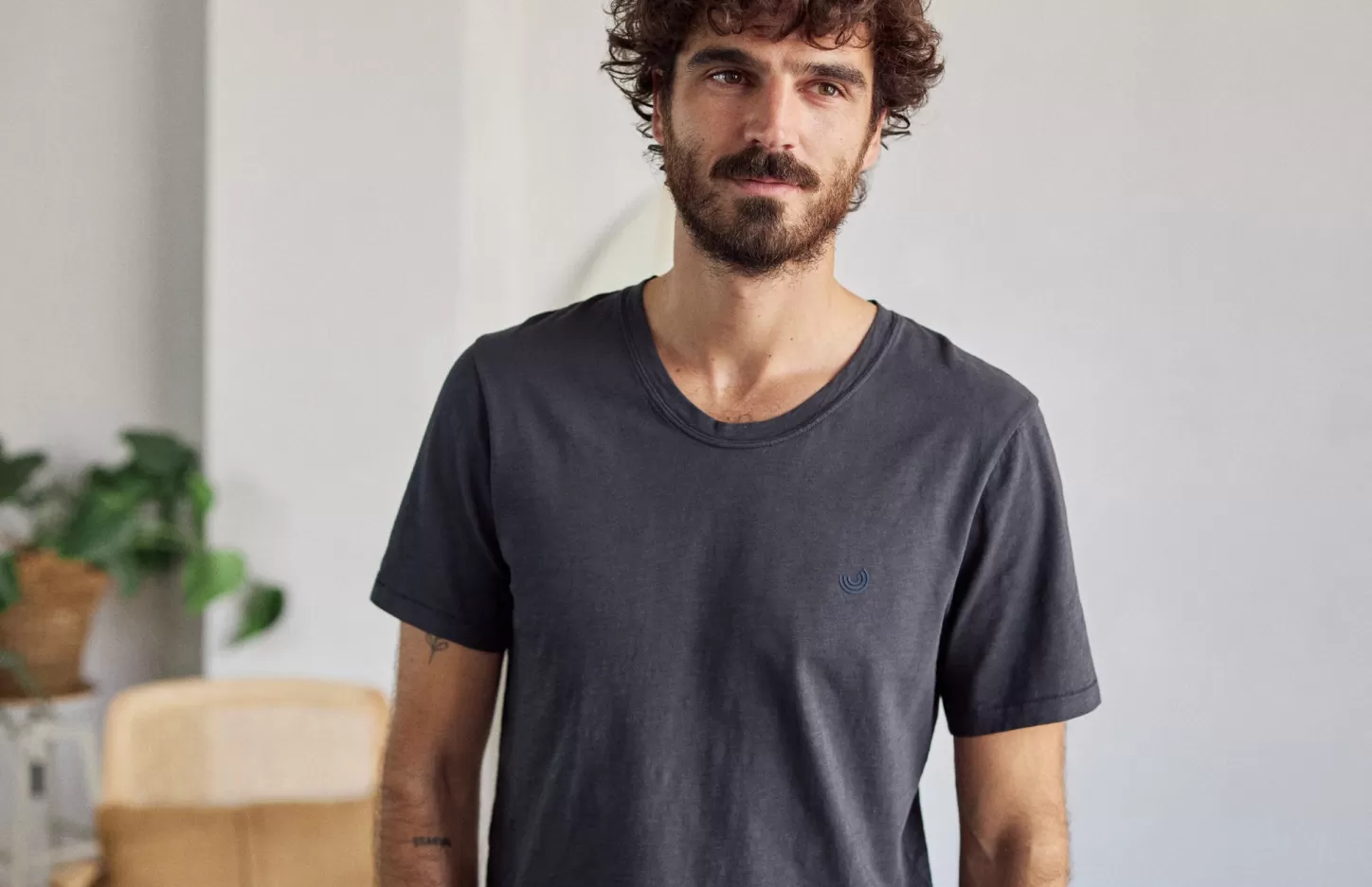 Cheap Moturiki Men T-Shirts