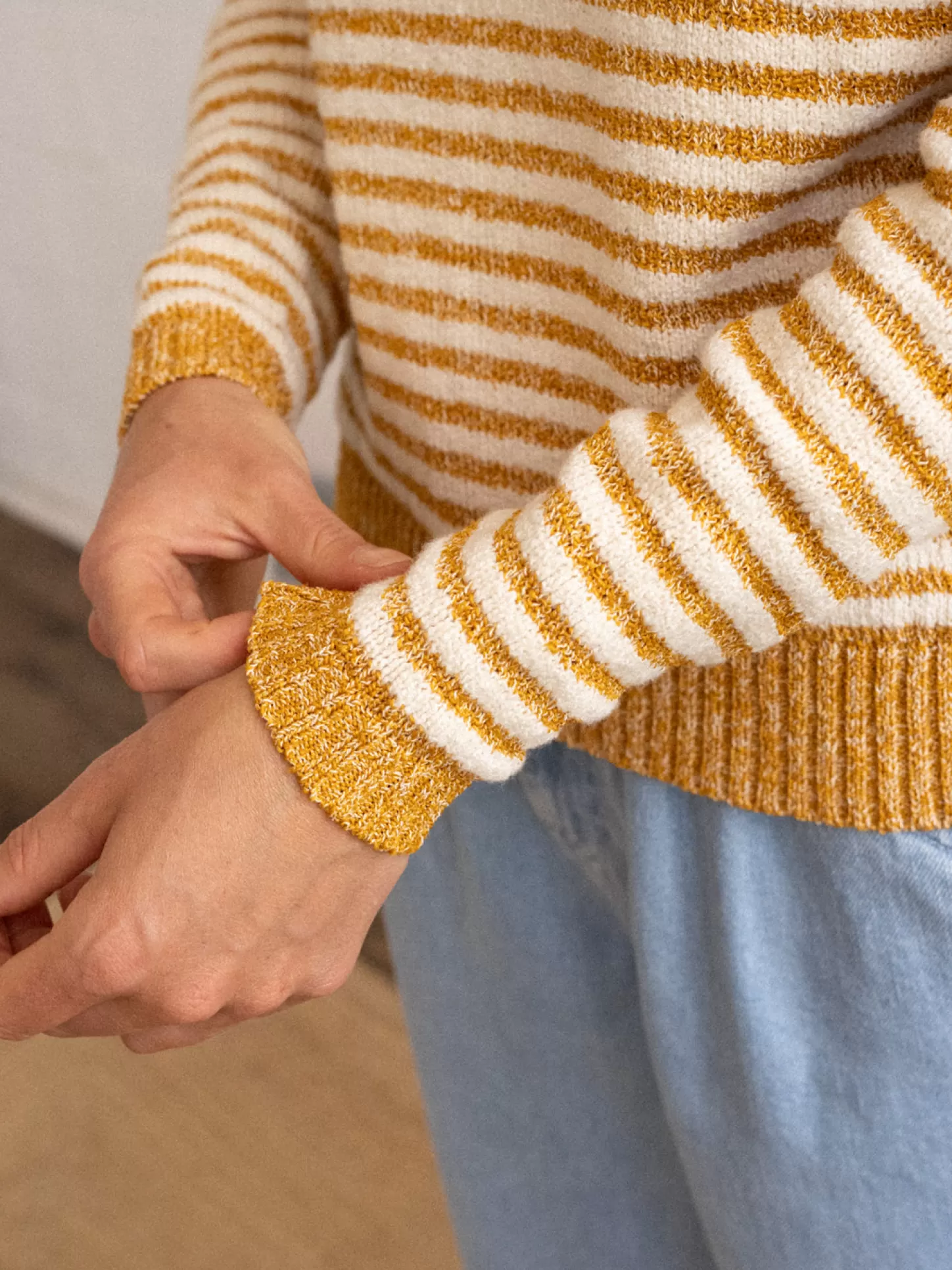 Cheap Necker Women Knits